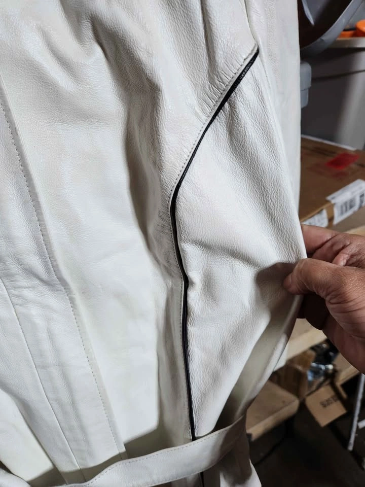 Vintage Newport News White Leather Jacket - Size 16 - photo 2