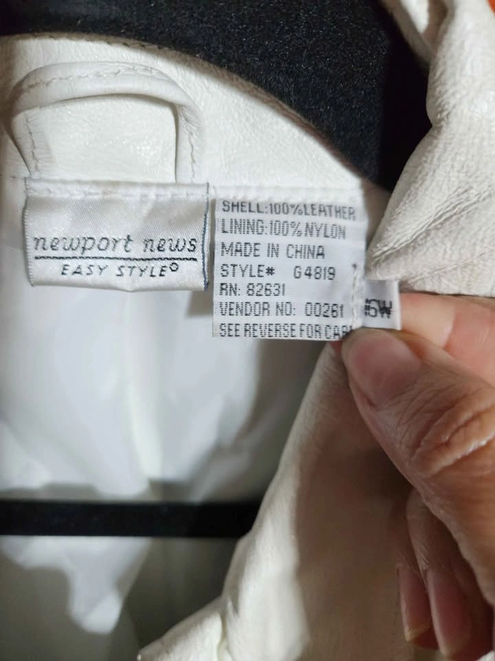 Vintage Newport News White Leather Jacket - Size 16 - photo 3