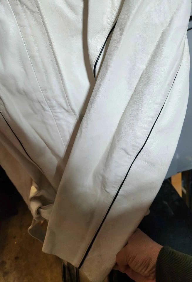 Vintage Newport News White Leather Jacket - Size 16 - photo 4