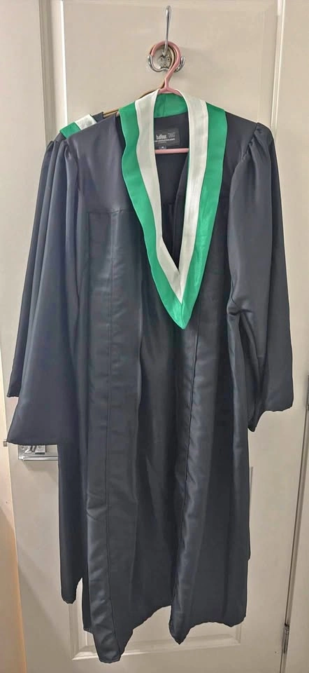 🎓 Graduation Gown for Sale 🎓