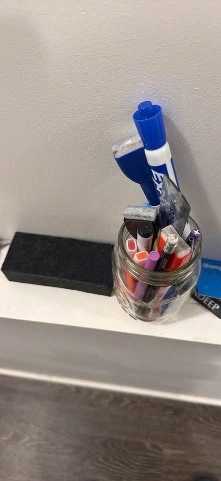 White Board with Markers & Duster - photo 3