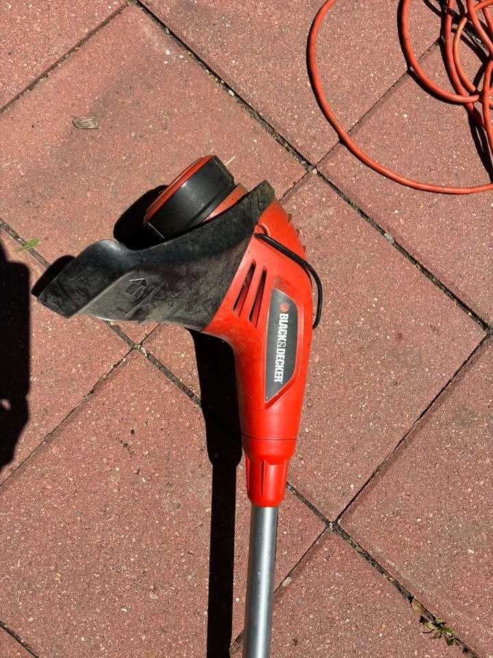 Black&Decker Cordless String Trimmer - photo 3