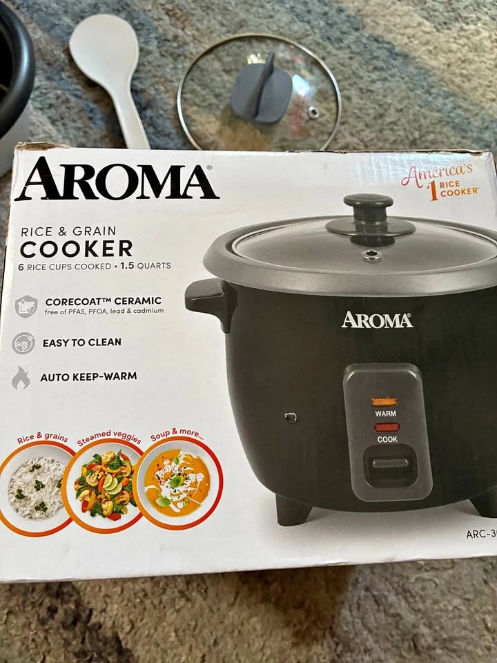 Aroma 6 Cups Rice Cooker