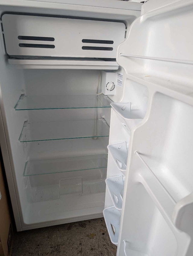 Arctic King Refrigerator - photo 2