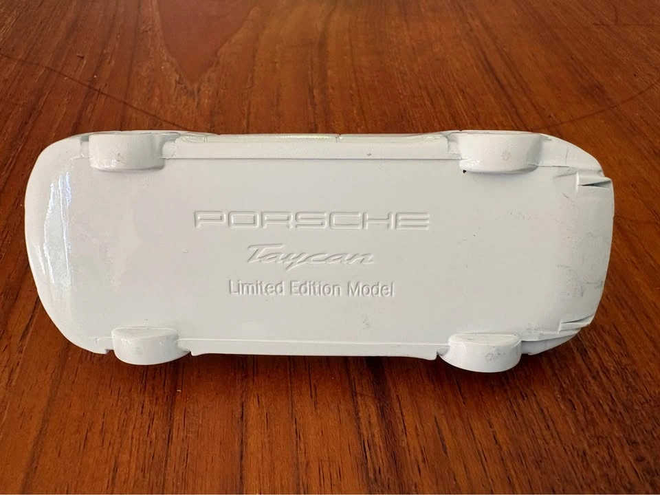 Official Porsche Taycan Limited Edition Promo Model - Rare White - photo 2