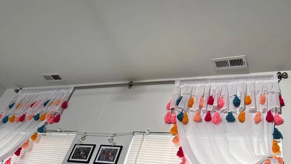 3 Expandable Curtain Rods - Steel