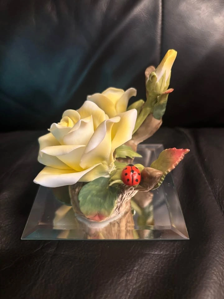 Vintage Lefton White Rose & Ladybug Figurine #04271 1984 - photo 2