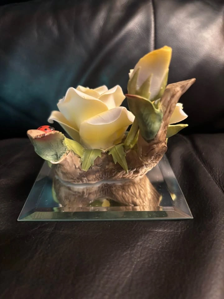 Vintage Lefton White Rose & Ladybug Figurine #04271 1984 - photo 3