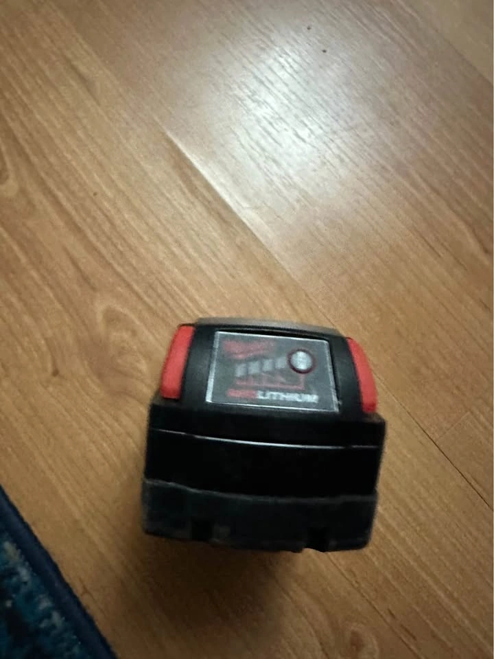 Milwaukee M18 REDLITHIUM XC4.0 Battery - photo 2
