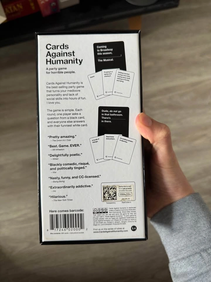 Cards Against Humanity Board Game - photo 2