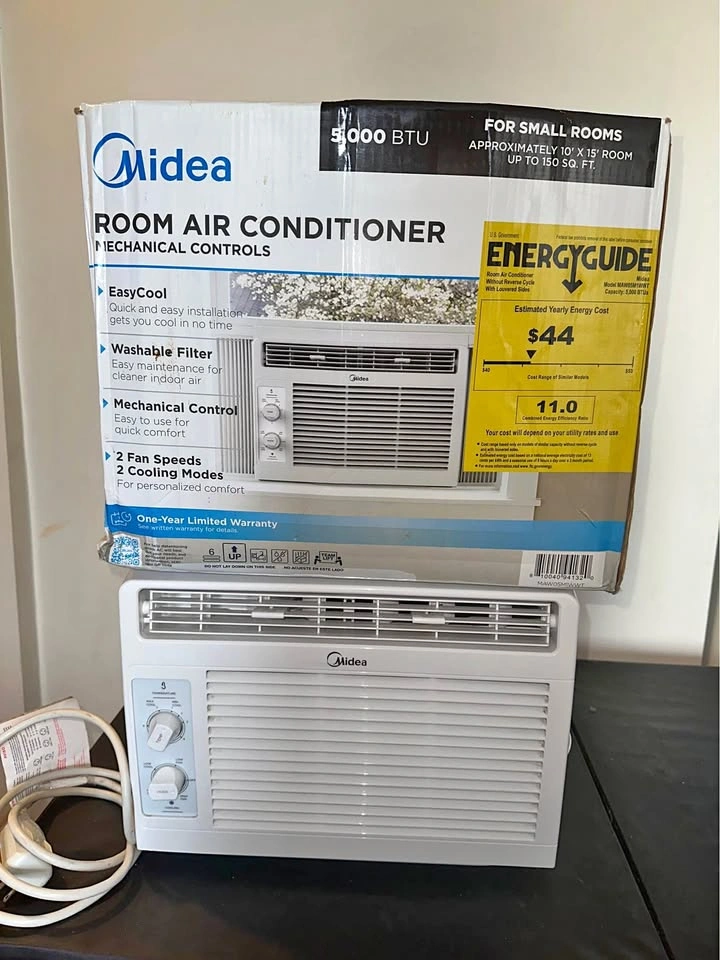 Window Air Conditioner 5000 BTU – Good Working Condition