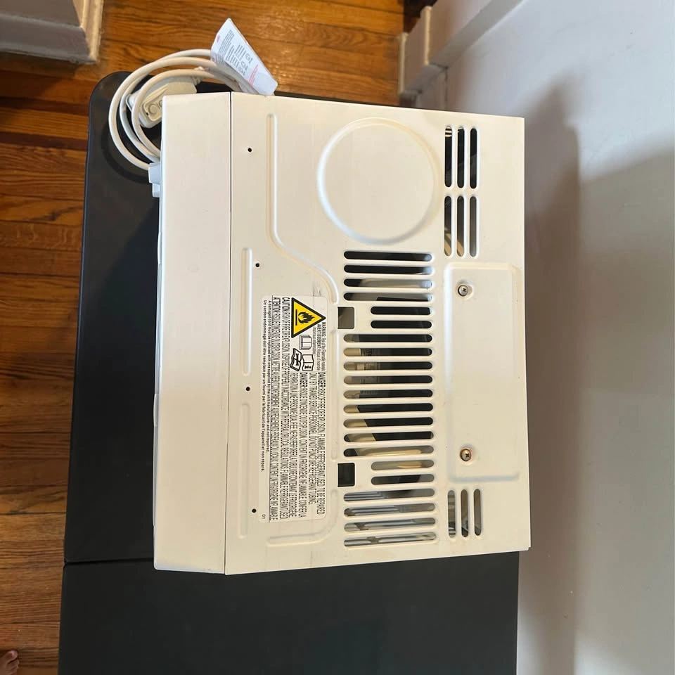 Window Air Conditioner 5000 BTU – Good Working Condition - photo 5