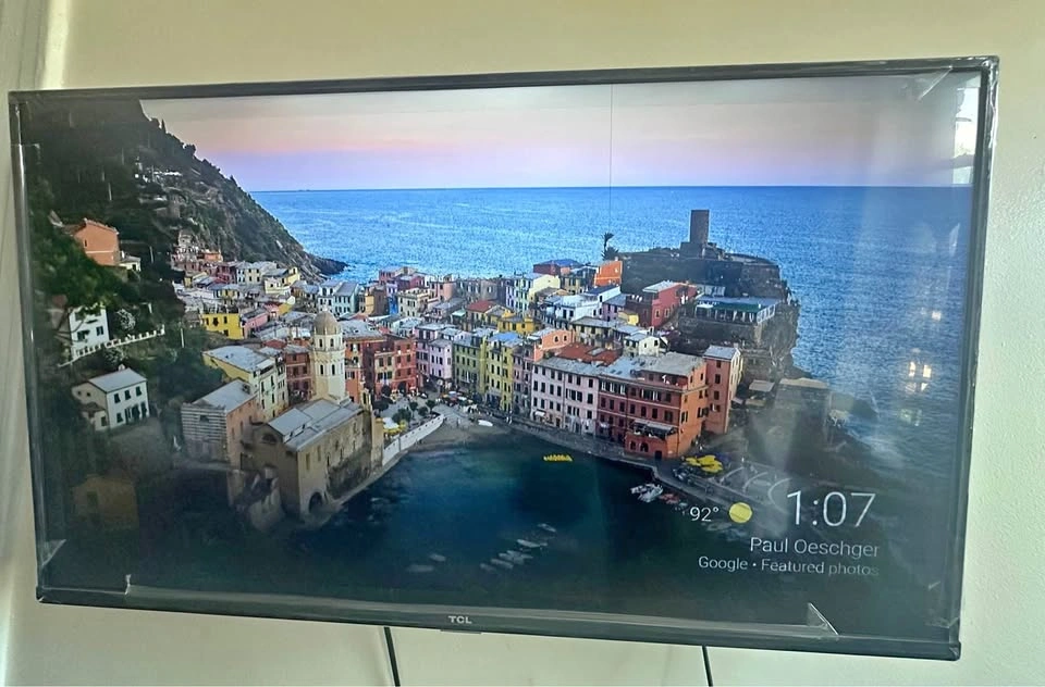 43” TLC Smart TV – Works Perfectly