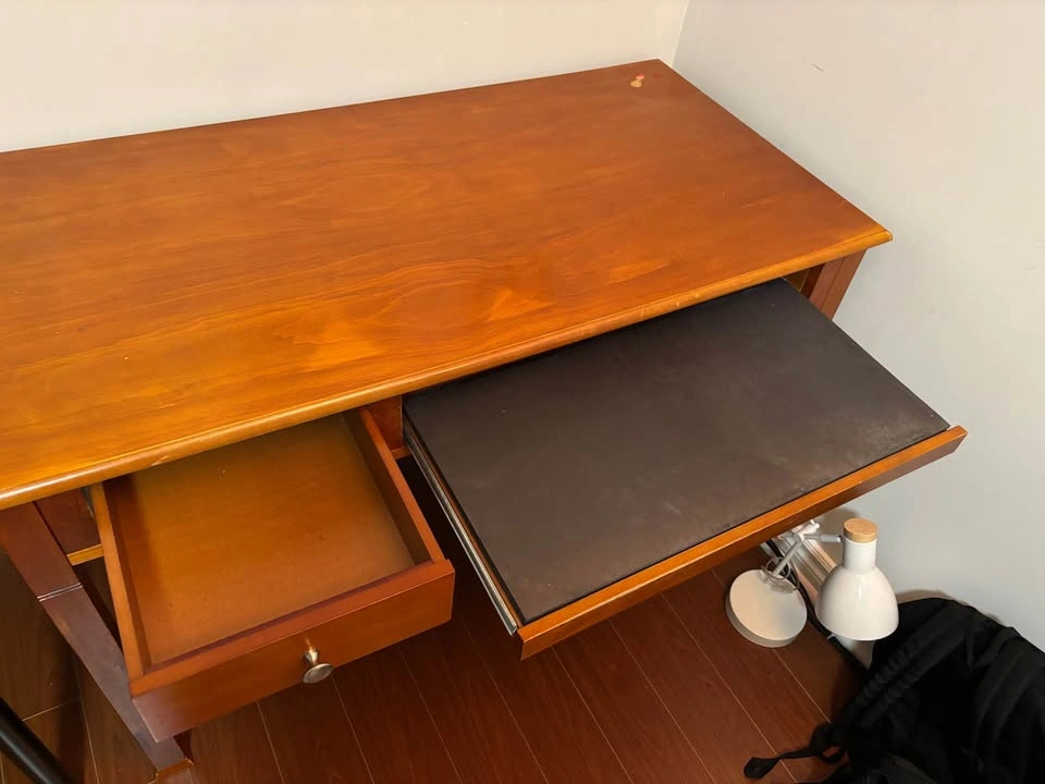 wooden desk - photo 3