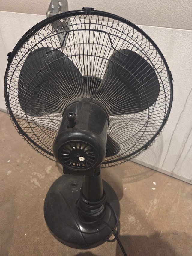 18" Table Fan - photo 2