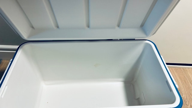 Coleman Cooler / Ice Chest – Blue & White - photo 2