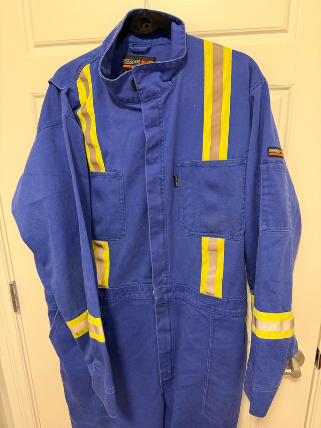 FR Workwear Bundle – Coveralls & FR Shirt size 2XL /52 - photo 2