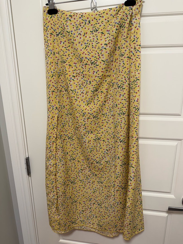 Women's Clothing Bundle - Dresses, Skirt, Leggings - photo 4