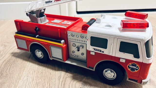 Fun rescue and action toy bundle for kids - photo 5