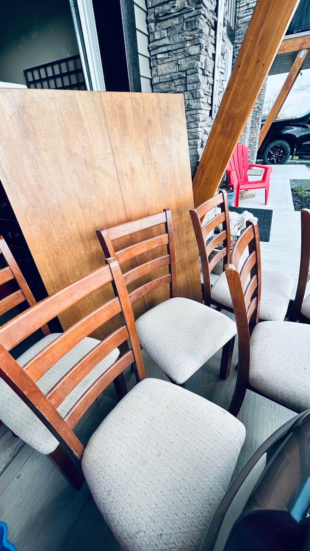 Solid Wood Dining Set – Table + 6 Chairs (Restoration Project) - photo 2