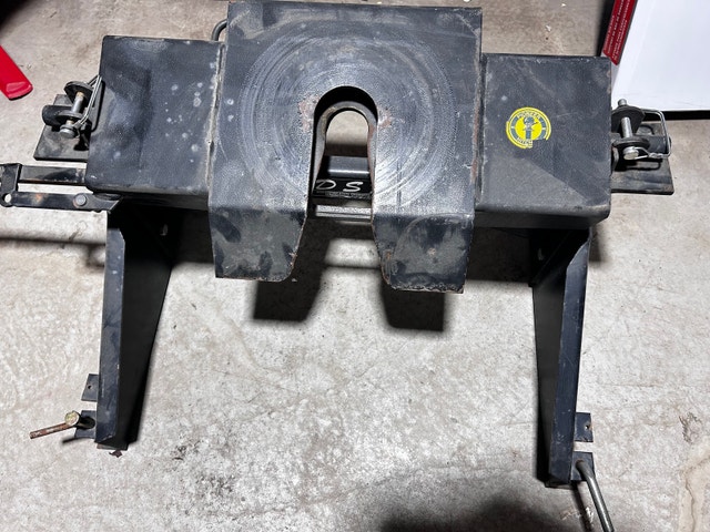 DSP Fifth Wheel Hitch. Used good condition