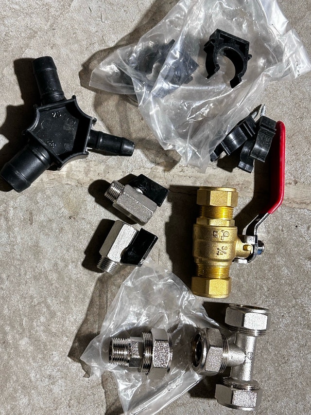 Mixed Plumbing Fittings & Connectors Lot – New