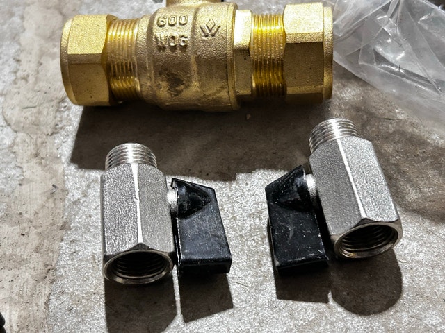 Mixed Plumbing Fittings & Connectors Lot – New - photo 3