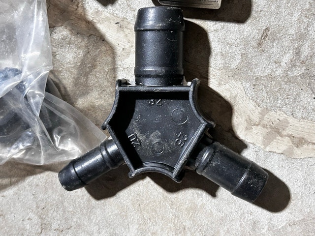 Mixed Plumbing Fittings & Connectors Lot – New - photo 5