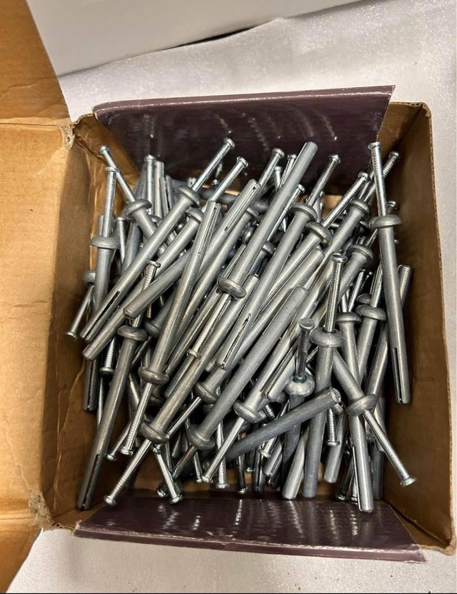 UCAN 1/4" x 3" ZAMAC Nail Drive Anchors 98 pc - photo 2