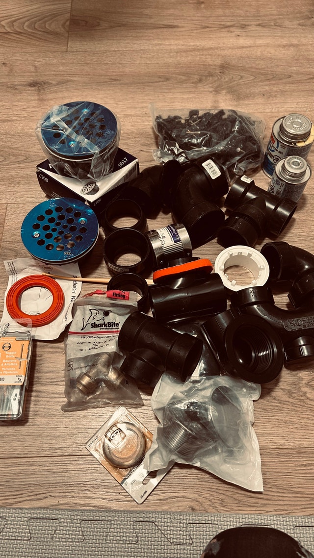Large Lot of Plumbing / Drainage Parts & Fittings – ABS/PVC Mix