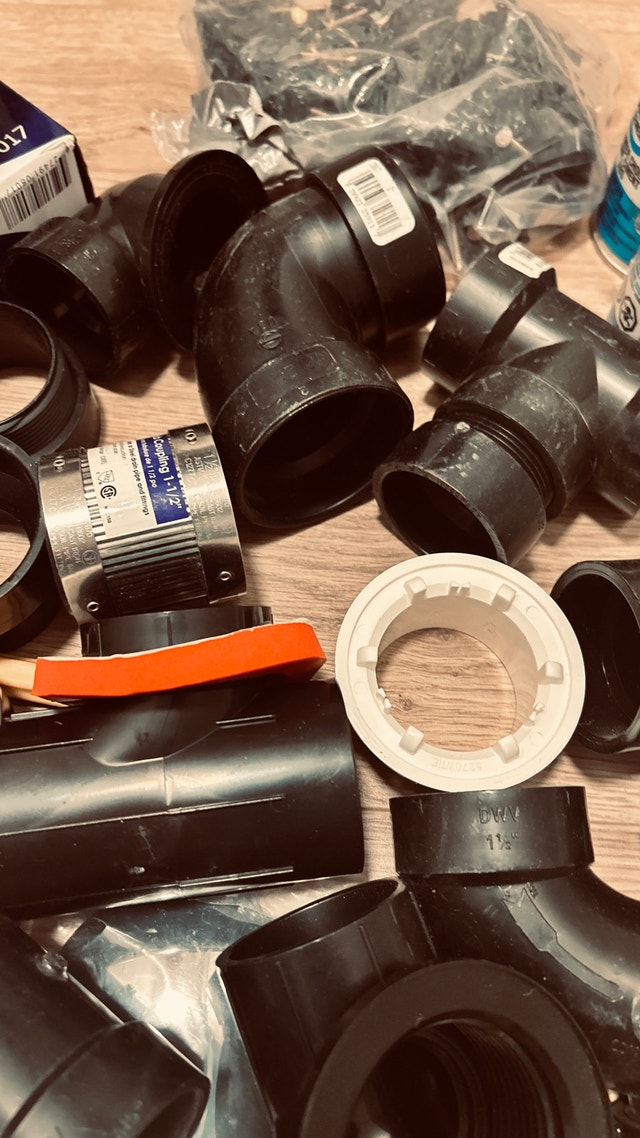 Large Lot of Plumbing / Drainage Parts & Fittings – ABS/PVC Mix - photo 3