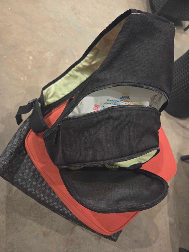 Compact Sling Diaper Bag with changing pad - photo 3