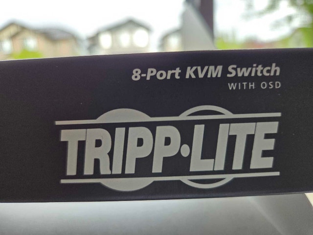 Tripp Lite 8-Port KVM Switch - photo 2
