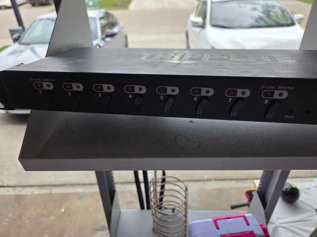 Tripp Lite 8-Port KVM Switch - photo 3