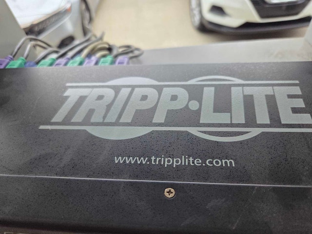 Tripp Lite 8-Port KVM Switch - photo 4