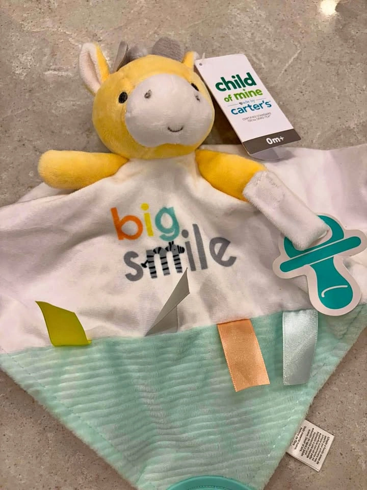 BNWT Child of Mine Carter's Giraffe Security Blanket