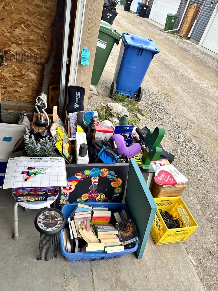Garage sale! Random Items!!