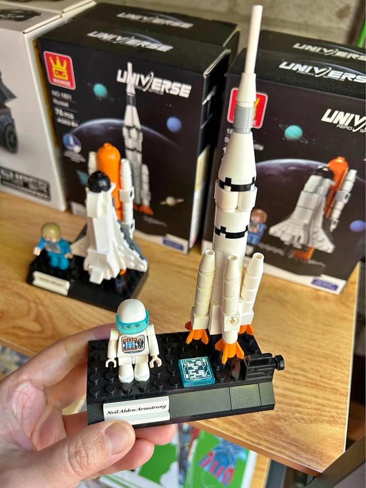 Space Rocket Building Blocks – LEGO Compatible – Kids Gift