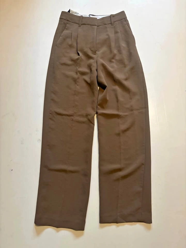 Aritzia The Effortless Pant Brown