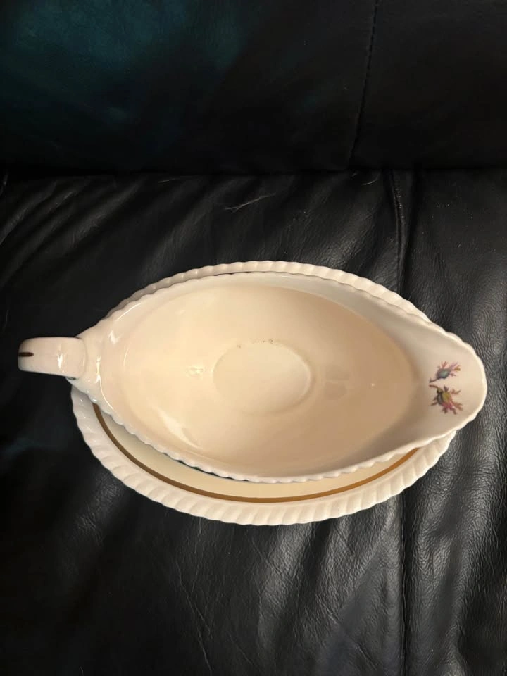 Vintage Johnson Brothers Gravy Boat & Underplate Set - Windsor W - photo 3