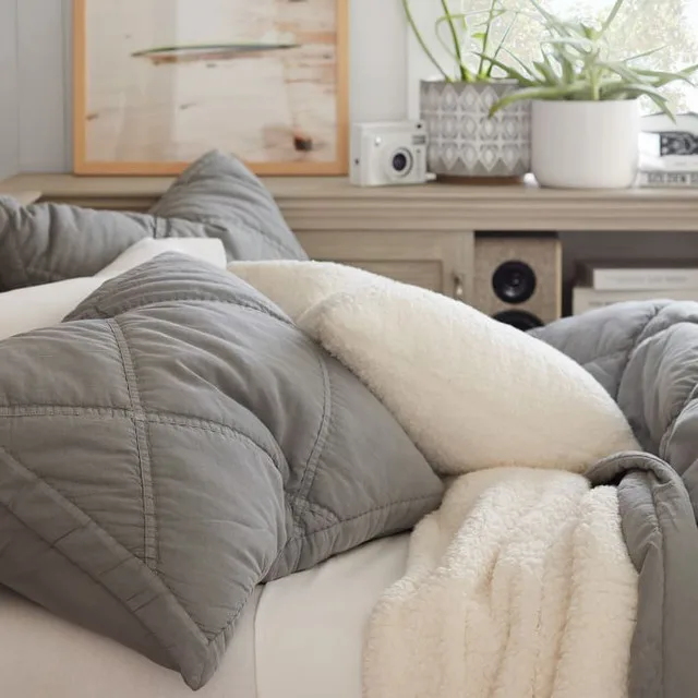 QUEEN - Washed Rapids Quilt image indicator(4)