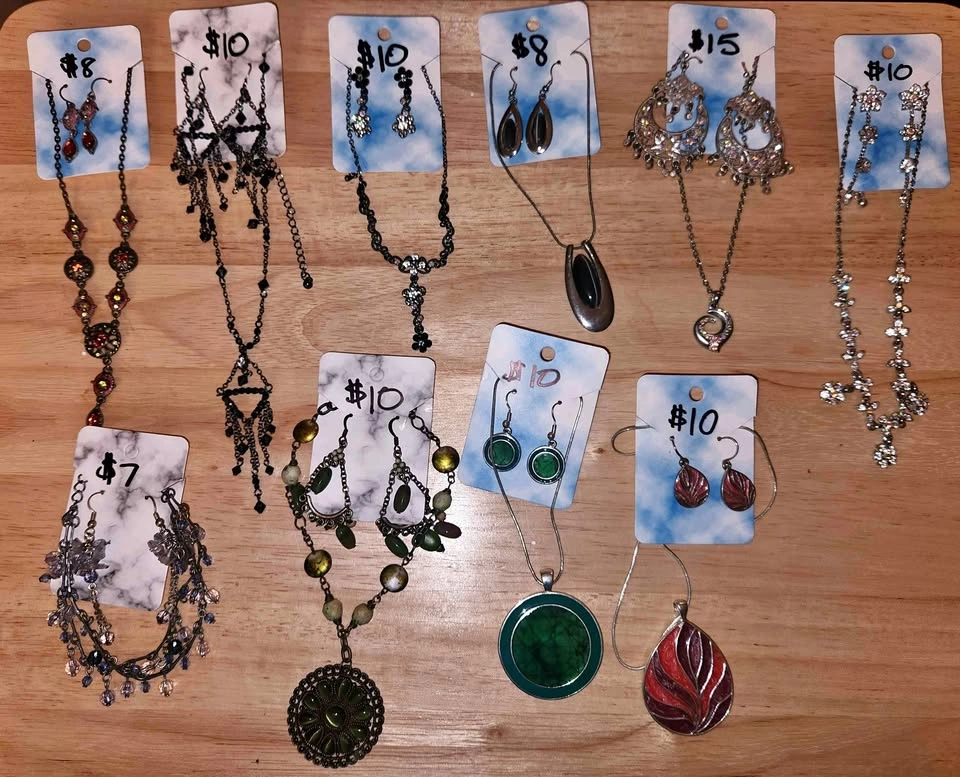 Cute Jewellery Sets - Necklaces & Earrings on Cards