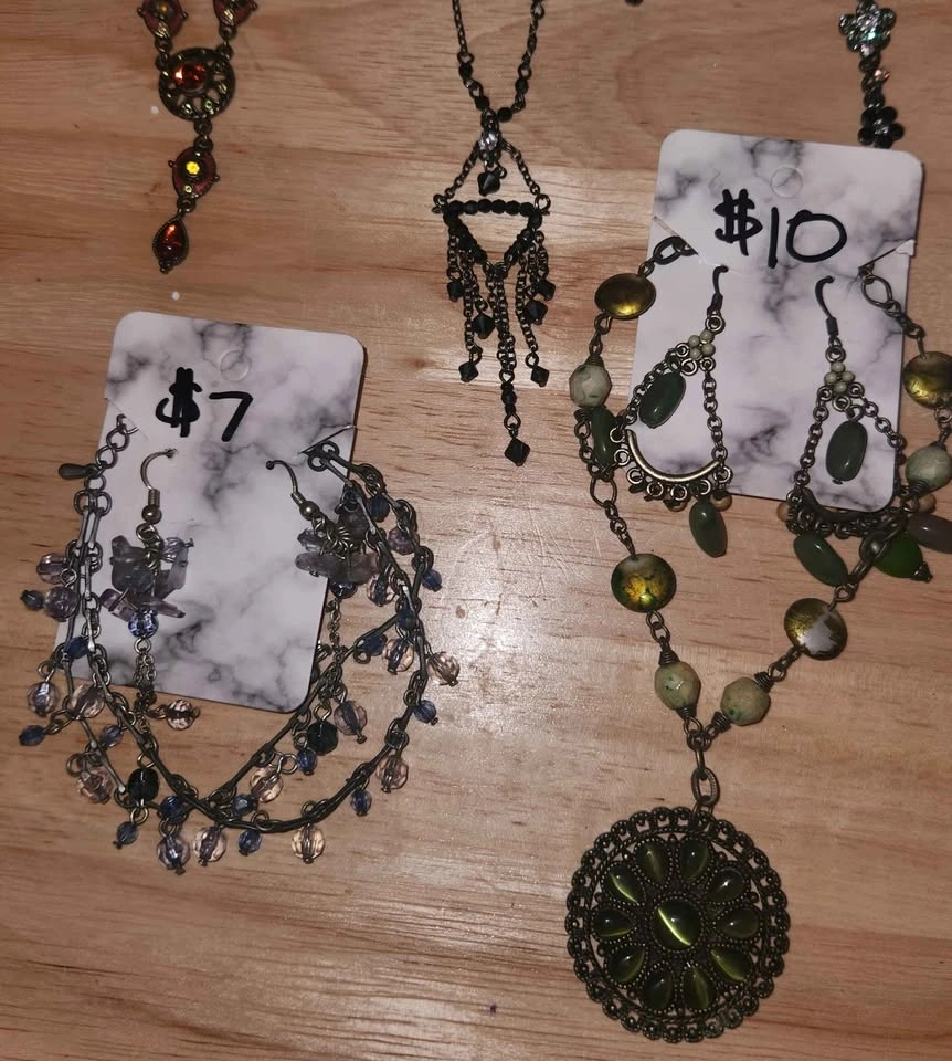 Cute Jewellery Sets - Necklaces & Earrings on Cards - photo 3