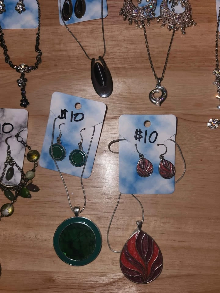 Cute Jewellery Sets - Necklaces & Earrings on Cards - photo 4