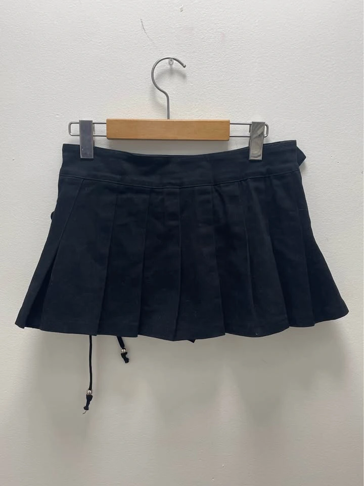 Creeps Black Pleated Lace-Up Mini Skirt Size M - photo 2