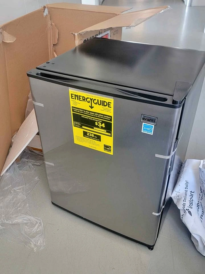 Avanti Fridge - New, Scratch & Dent
