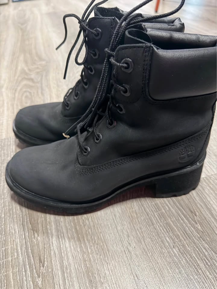 Timberland Kinsley Heeled Boot In Black For Women - photo 2