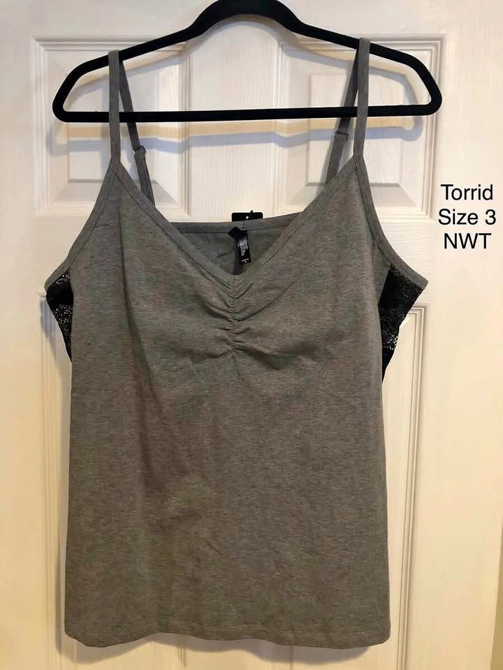 Moving! Closet Clearout (3)! 1X - 4, & 22 - photo 4