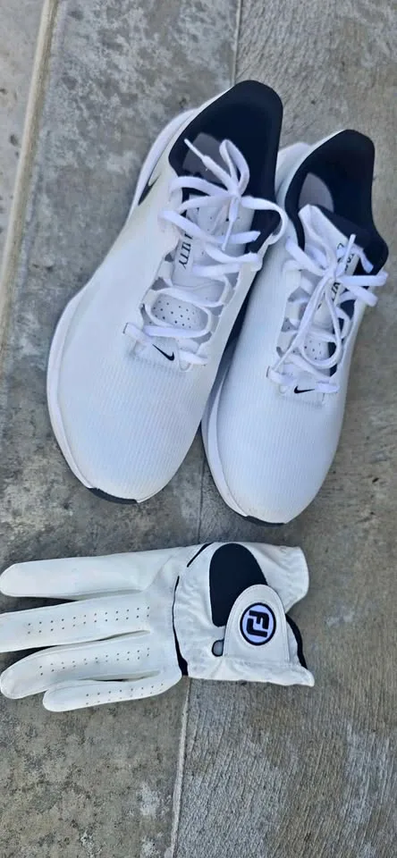 Nike Golf Shoes WORN ONCE thumbnail