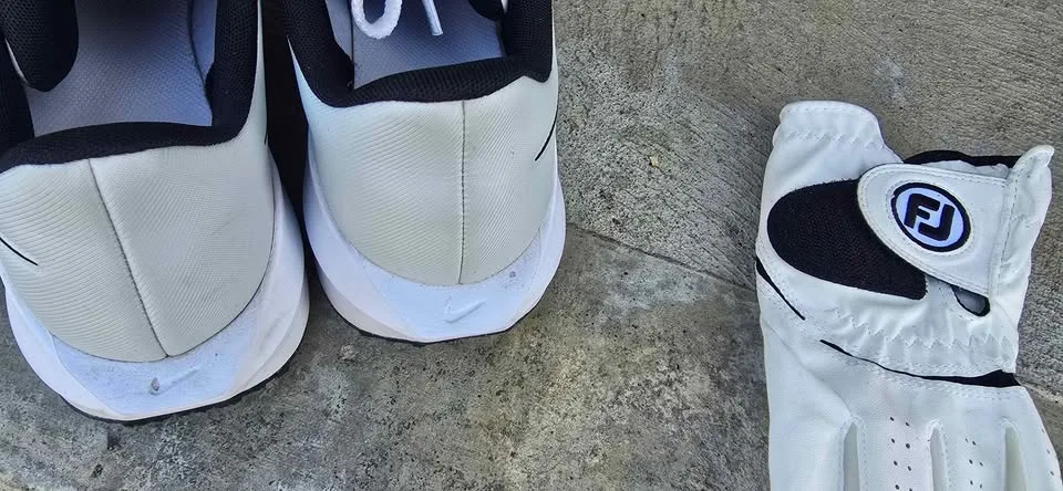 Nike Golf Shoes WORN ONCE image indicator(2)